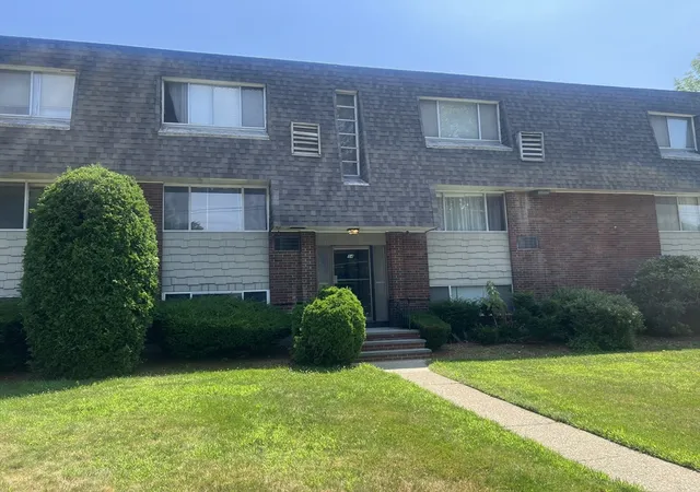 Homes for sale in Stoughton, MA | 84 Summer Ave #3, Stoughton, MA 02072 | MLS# 73549813