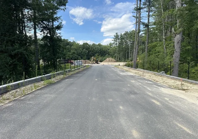 Photo 3 of House for sale at 6 Burr Trail Cir, Bellingham, MA 02492 | MLS# 73569203 | Listing updated on 2026-09-01
