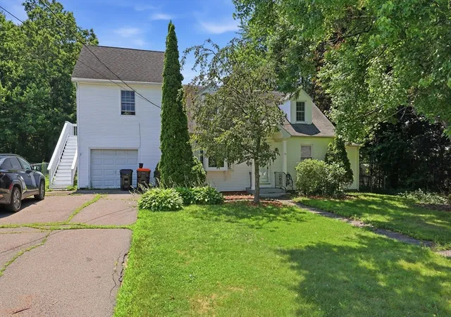 2nd image of 56 Lincoln Ave, South Hadley, MA 01075 | MLS# 73547286