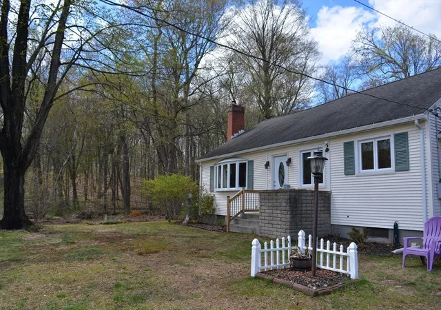 Homes for sale in West Springfield, MA | 18 Highland Park Dr, West Springfield, MA 01089 | MLS# 73511175