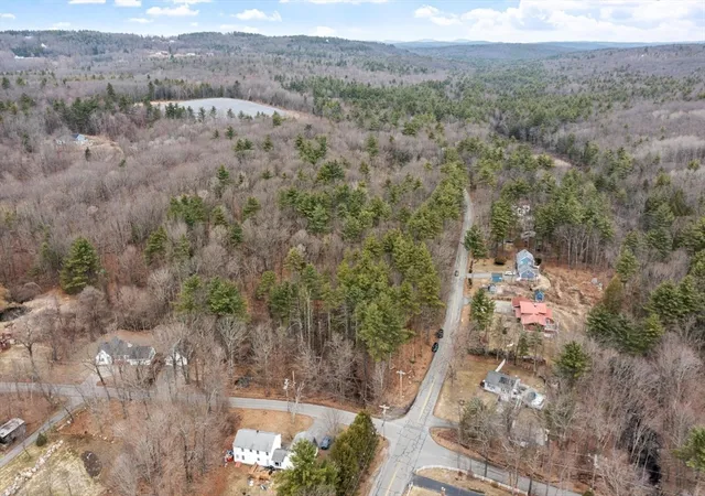 11th image of 201 New West Townsend Rd, Lunenburg, MA 01462 | MLS# 73495429