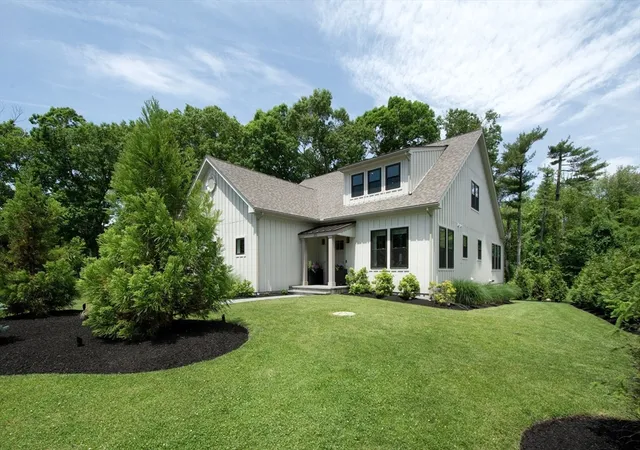 3rd image of 23 Kingston Street, Kingston, MA 02364 | MLS# 73533329