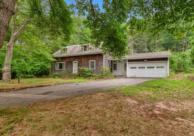 Photo 1 of Sale Pending at 166 Pine St, Manchester, MA 01944 | MLS# 73553789 | Listing updated on 2026-09-19