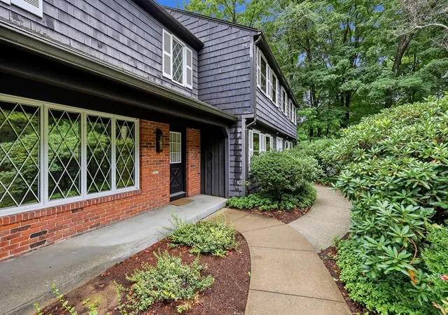 Photo 3 of Single family home for sale at 3 Hilltop Dr, Wilbraham, MA 01095 | MLS# 73555495 | Listing updated on 2026-09-16