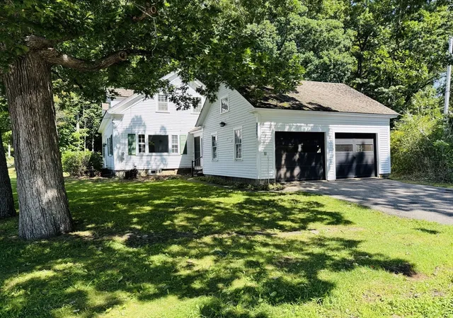 3rd image of 1344 Barre Rd, New Braintree, MA 01531 | MLS# 73567398