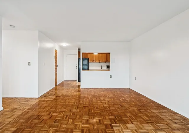 3rd image of 1105 Massachusetts Ave, Cambridge, MA 02138