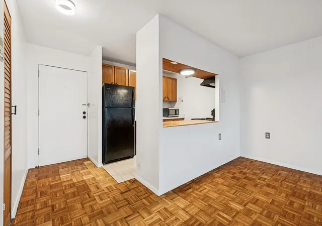 4th image of 1105 Massachusetts Ave, Cambridge, MA 02138