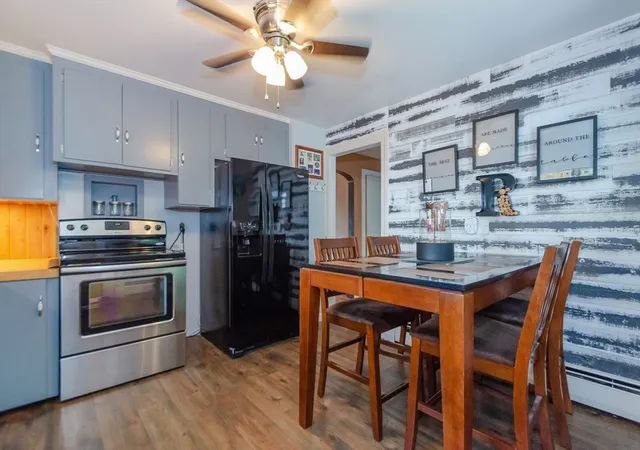 3rd image of 263 Maple Street, Warwick, RI 02888 | MLS# 73541638