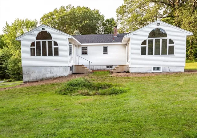 Homes for sale in Warren, MA | 1102 East Rd, Warren, MA 01083 | MLS# 73504720