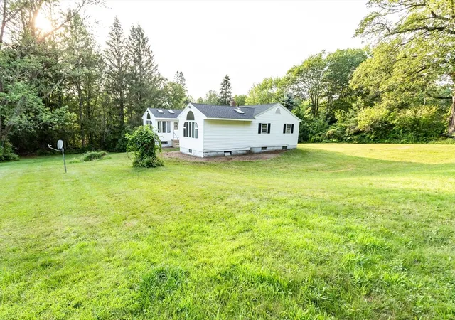 Homes for sale in Warren, MA | 1102 East Rd, Warren, MA 01083 | MLS# 73504720