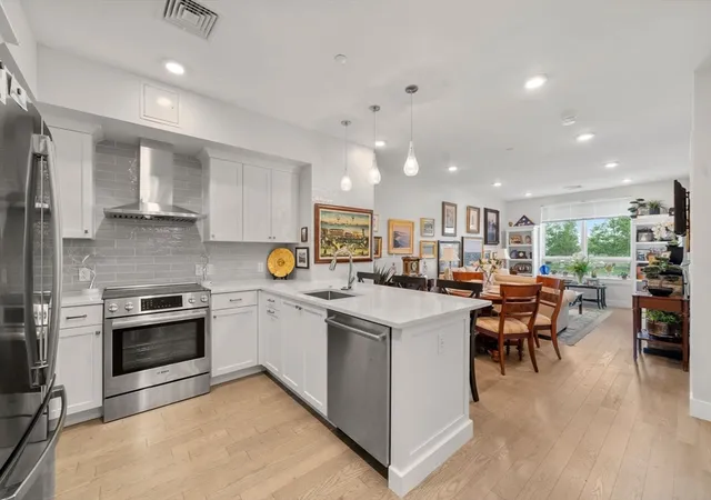 3rd image of 130 Broad Reach #302, North Weymouth, MA 02191 | MLS# 73494545