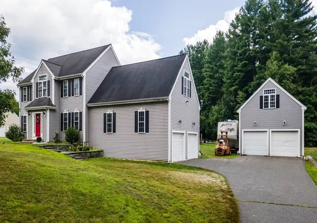 Photo 1 of Single family home for sale at 562 Mendon Rd, Sutton, MA 01590 | MLS# 73559533 | Listing updated on 2026-09-22