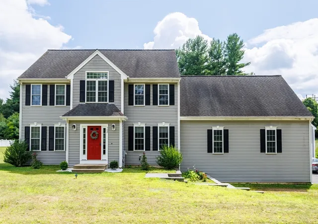 Photo 2 of Single family home for sale at 562 Mendon Rd, Sutton, MA 01590 | MLS# 73559533 | Listing updated on 2026-09-22