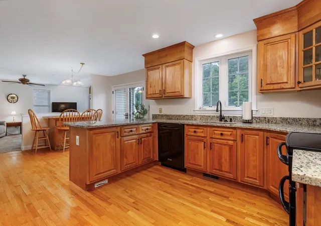Photo 3 of Single family home for sale at 562 Mendon Rd, Sutton, MA 01590 | MLS# 73559533 | Listing updated on 2026-09-22