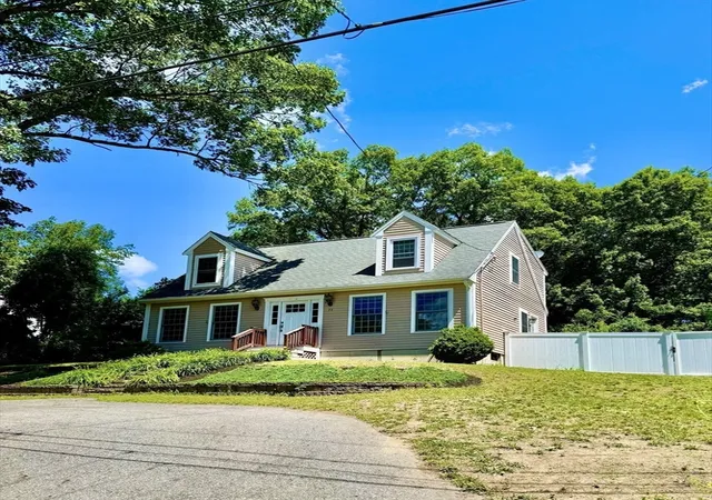 2nd image of 13 N Martin Rd, Amesbury, MA 01913 | MLS# 73538949