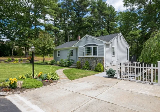 3rd image of 50 Spring St, Plympton, MA 02367 | MLS# 73545951