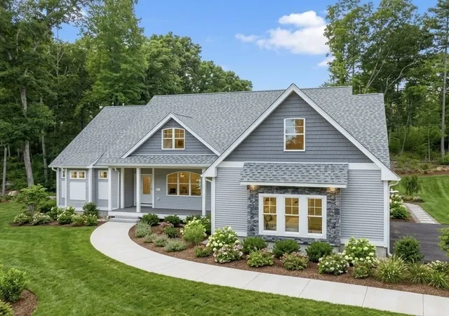 2nd image of 558 Haynes St, Sturbridge, MA 01566 | MLS# 73570323