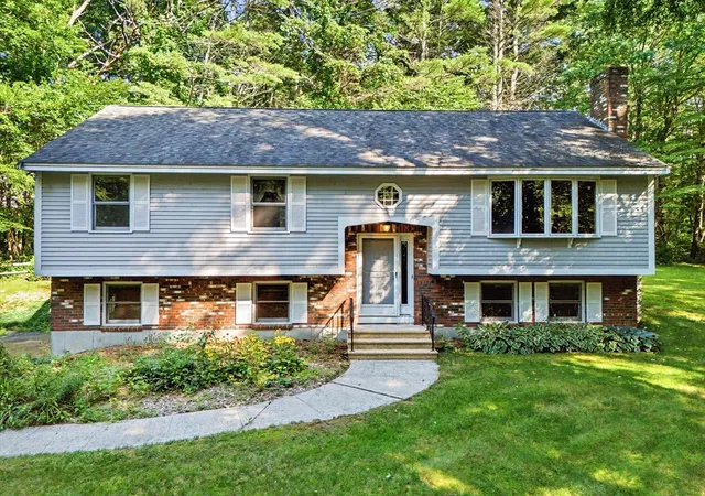 Photo 1 of Sale Pending at 354 New Boston Rd, Sturbridge, MA 01566 | MLS# 73561306 | Listing updated on 2026-09-10