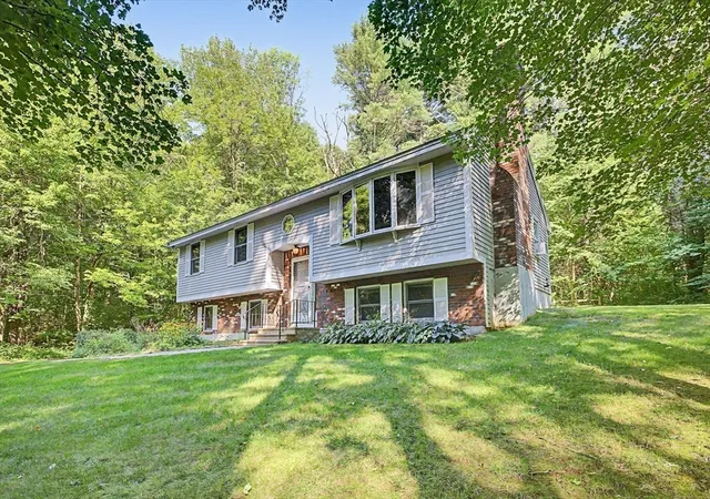 Photo 2 of Sale Pending at 354 New Boston Rd, Sturbridge, MA 01566 | MLS# 73561306 | Listing updated on 2026-09-10