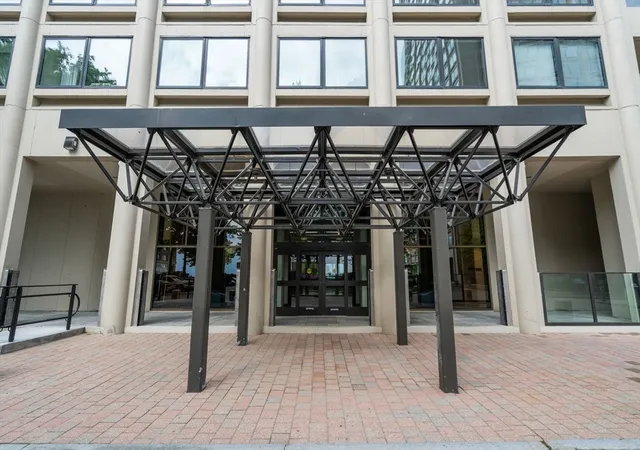 1st image of 85 East India Row #6B, Boston, MA 02110 | MLS# 73526910