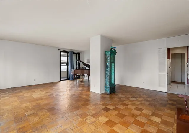 Photo 4 of Condo for sale at 65 E India Row #6B, Boston, MA 02110 | MLS# 73526910 | Listing updated on 2026-09-18