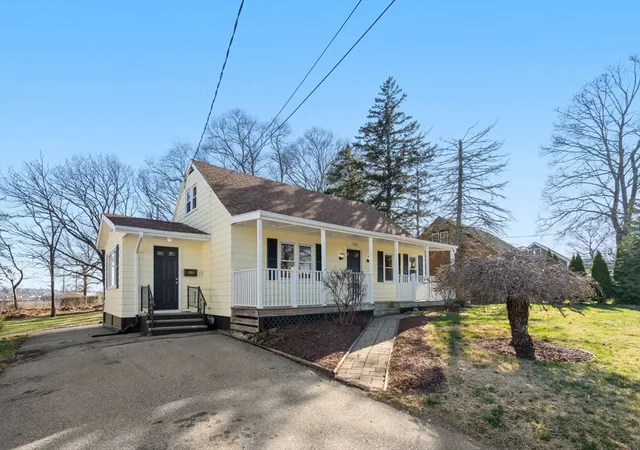 Homes for sale in Somerset, MA | 113 Johnson St, Somerset, MA 02726 | MLS# 73499461