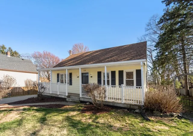 Homes for sale in Somerset, MA | 113 Johnson St, Somerset, MA 02726 | MLS# 73499461
