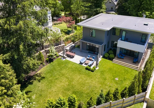 2nd image of 221 Gardner Rd, Brookline, MA 02445 | MLS# 73567713