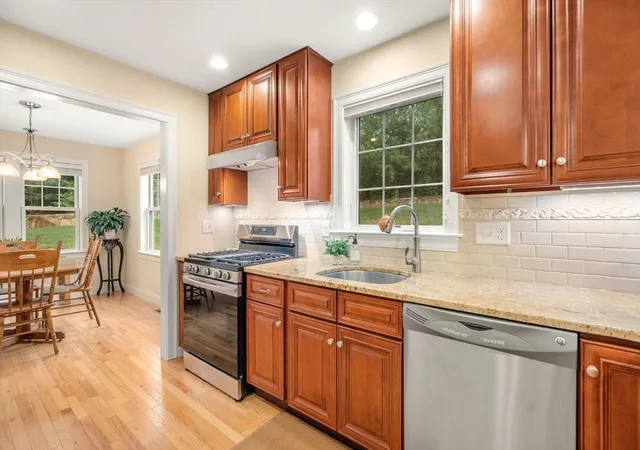 4th image of 3 Mcgill Ct, Hopkinton, MA 01748 | MLS# 73558539