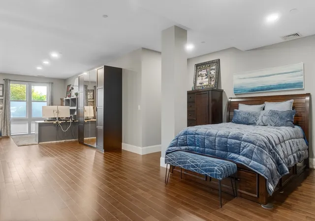 3rd image of 10 Ocean Ave, Revere, MA 02151