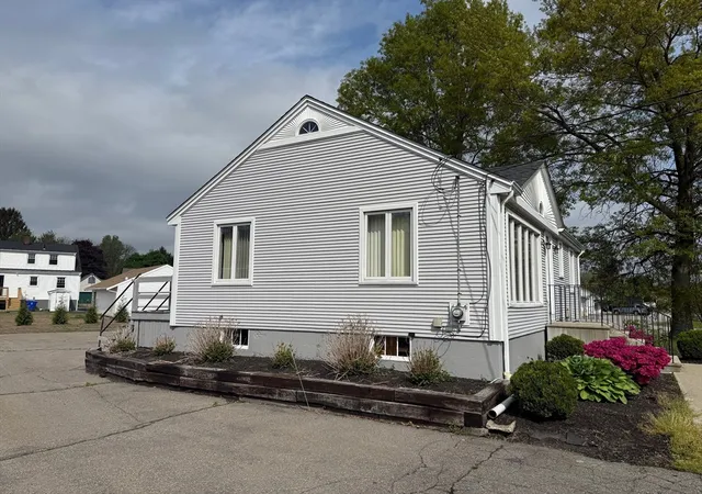 2nd image of 561 County St, Taunton, MA 02780 | MLS# 73526616