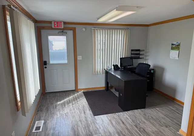 4th image of 561 County St, Taunton, MA 02780 | MLS# 73526616