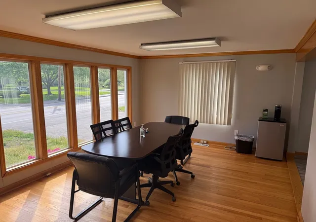 5th image of 561 County St, Taunton, MA 02780 | MLS# 73526616