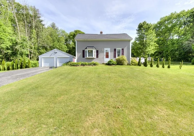 Homes for sale in Leicester, MA | 57 Charlton St, Leicester, MA 01542 | MLS# 73533478