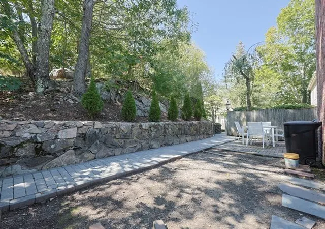2nd image of 26 Pleasant St, Wellesley, MA 02482