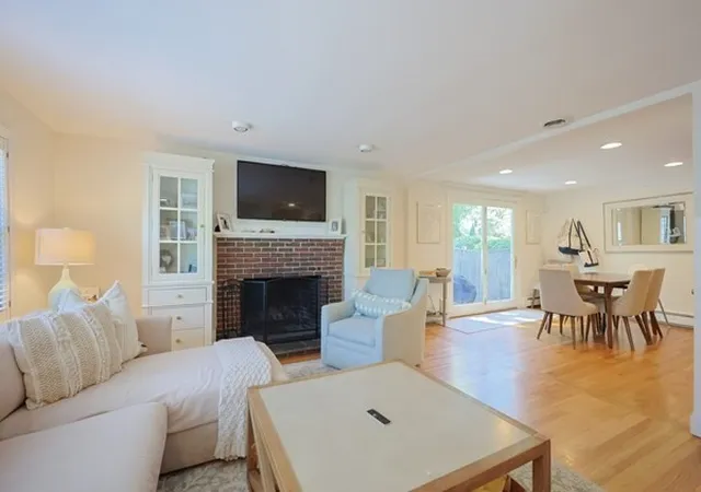 4th image of 26 Pleasant St, Provincetown, MA 02657