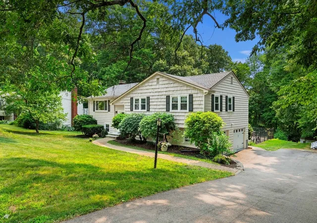 1st image of 15 Crestwood Dr, Framingham, MA 01701 | MLS# 73550787