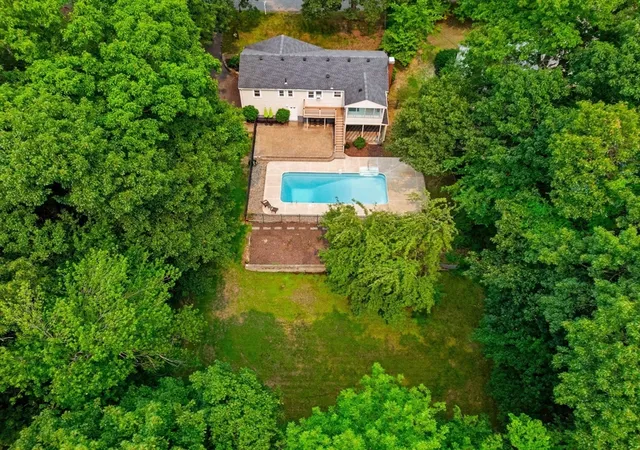 2nd image of 15 Crestwood Dr, Framingham, MA 01701 | MLS# 73550787