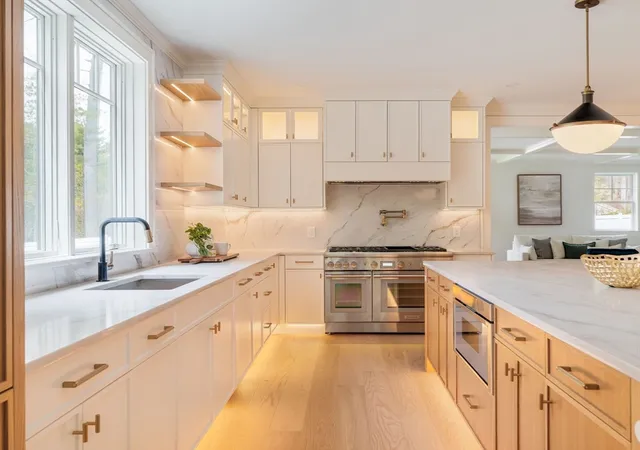 2nd image of 71 Walpole St, Dover, MA 02030 | MLS# 73509870