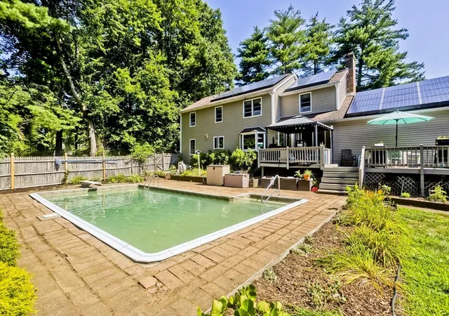2nd image of 82 Pilgrim Rd, East Longmeadow, MA 01028 | MLS# 73556924