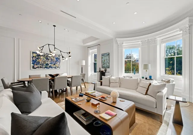 Photo 2 of Sale Pending at 89 Beacon St, Boston, MA 02108 | MLS# 73460670 | Listing updated on 2025-12-22