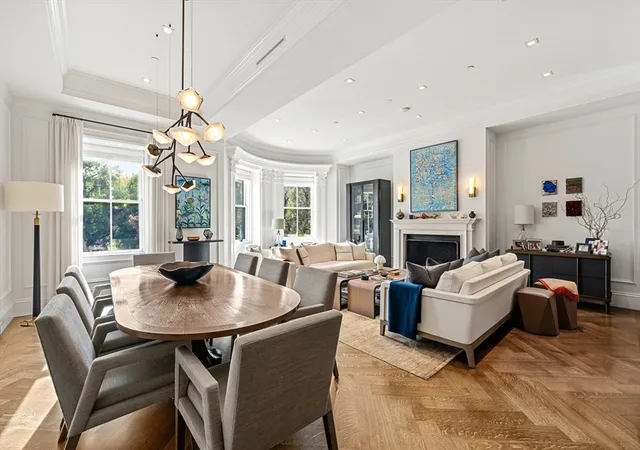 Photo 3 of Sale Pending at 89 Beacon St, Boston, MA 02108 | MLS# 73460670 | Listing updated on 2025-12-22