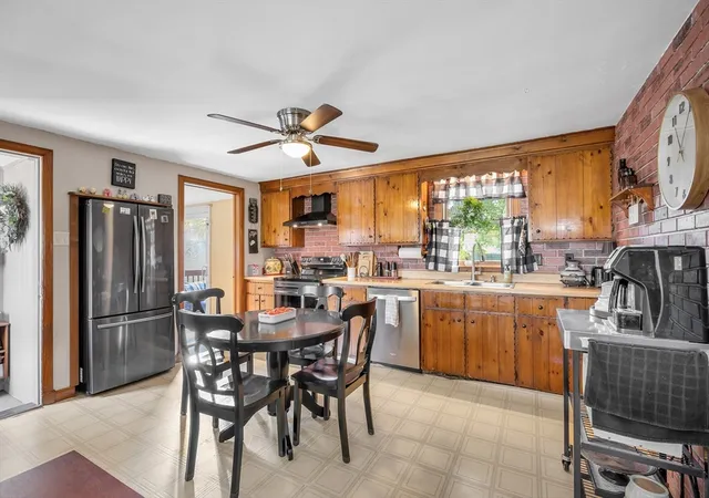4th image of 41 Alma Street, Lowell, MA 01854 | MLS# 73566630
