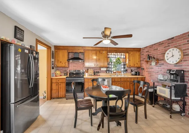 5th image of 41 Alma Street, Lowell, MA 01854 | MLS# 73566630