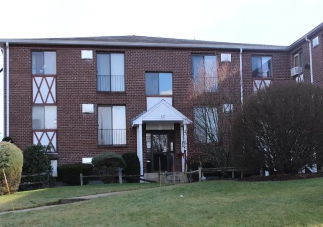 Homes for sale in Franklin, MA | 127 Kings St #304, Franklin, MA 02038 | MLS# 73533567