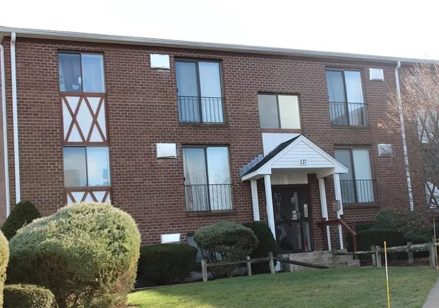 Homes for sale in Franklin, MA | 127 Kings St #304, Franklin, MA 02038 | MLS# 73533567