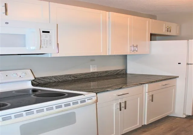 Homes for sale in Franklin, MA | 127 Kings St #304, Franklin, MA 02038 | MLS# 73533567