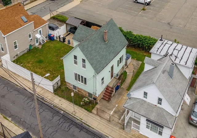 3rd image of 250 Chancery St, New Bedford, MA 02740 | MLS# 73554055