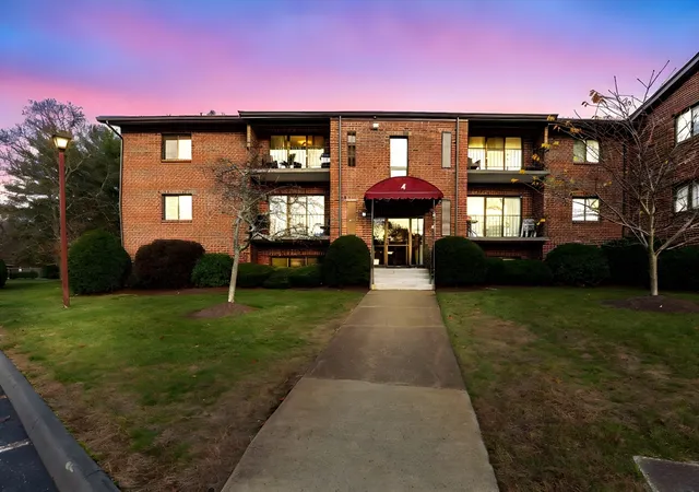 2nd image of 221 Oak Street #4-31, Brockton, MA 02301 | MLS# 73528447