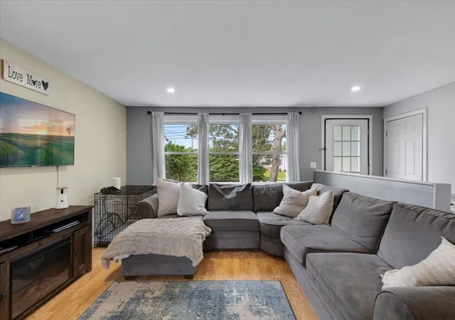 3rd image of 579 E Falmouth, East Falmouth, MA 02536 | MLS# 73551268